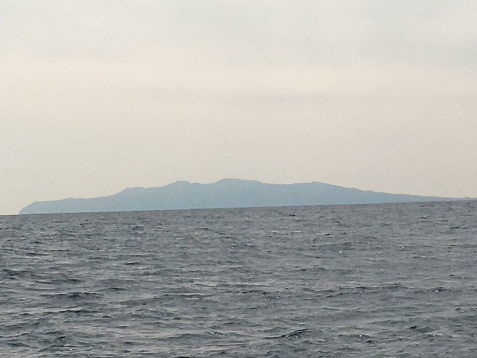 洲崎沖からみた伊豆大島
