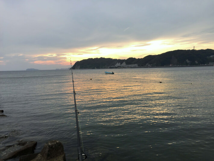 夕日と釣り竿