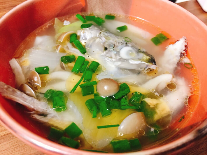 アジとサバのアラで中華スープ
