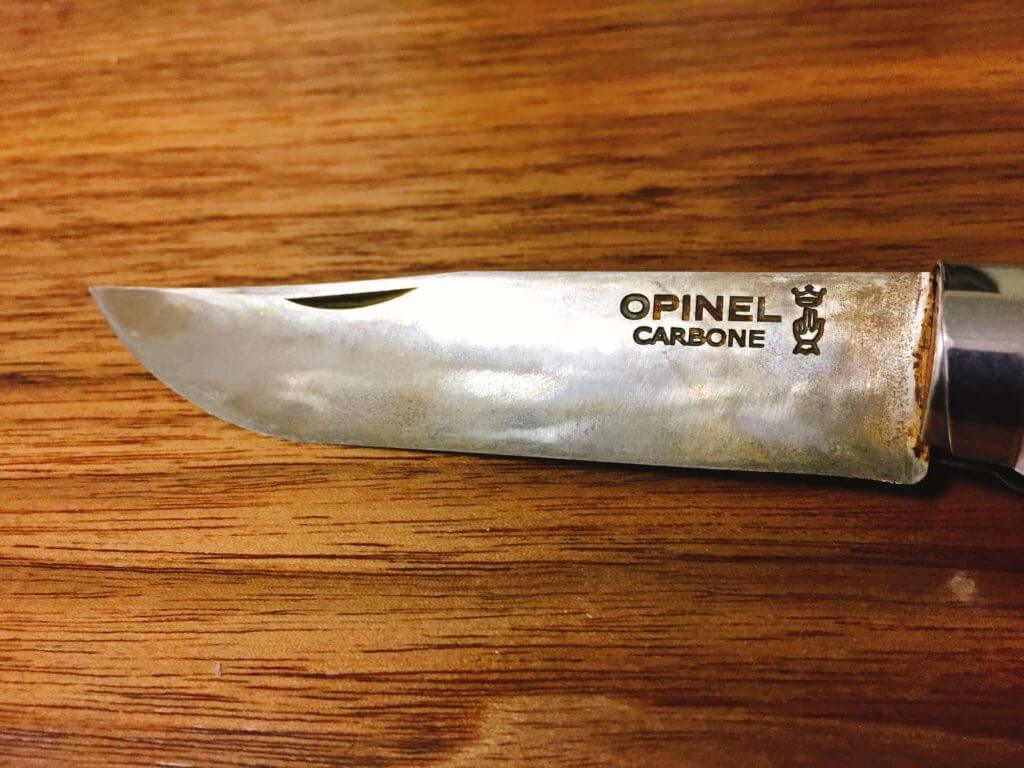 保存版】オピネルナイフ「黒錆加工」簡単写真付き手順。切れ味変わる 