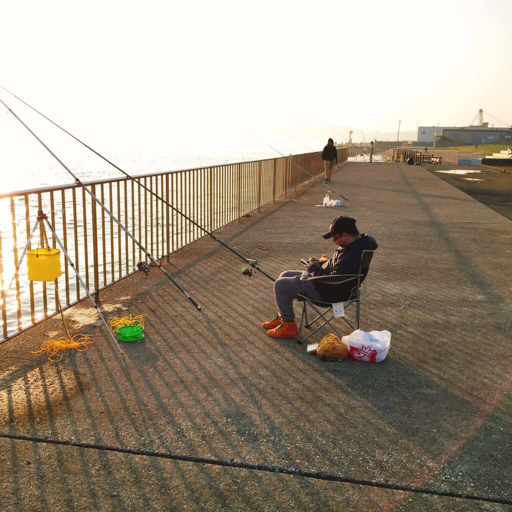 横須賀うみかぜ公園で釣り