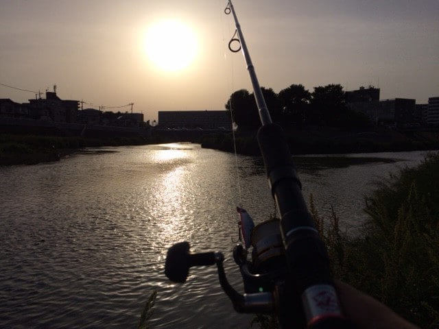 夕暮れの釣り