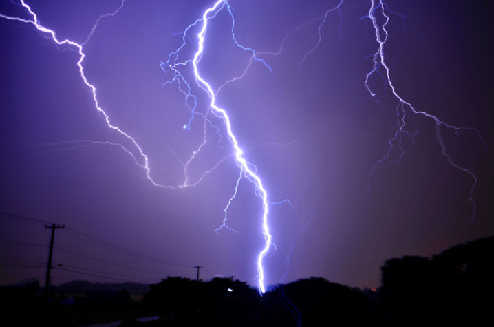 落雷がもっとも多い地域はどこ 落雷について学んで安全に釣りをしよう Oretsuri 俺釣